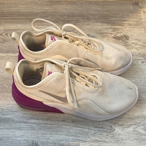 Women’s Nike sneakers